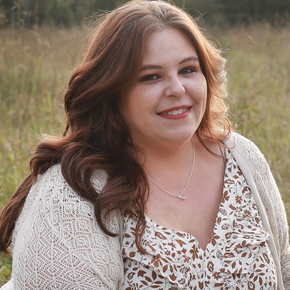 Meet your posher…Melissa 👋 - Picture 2 of 5